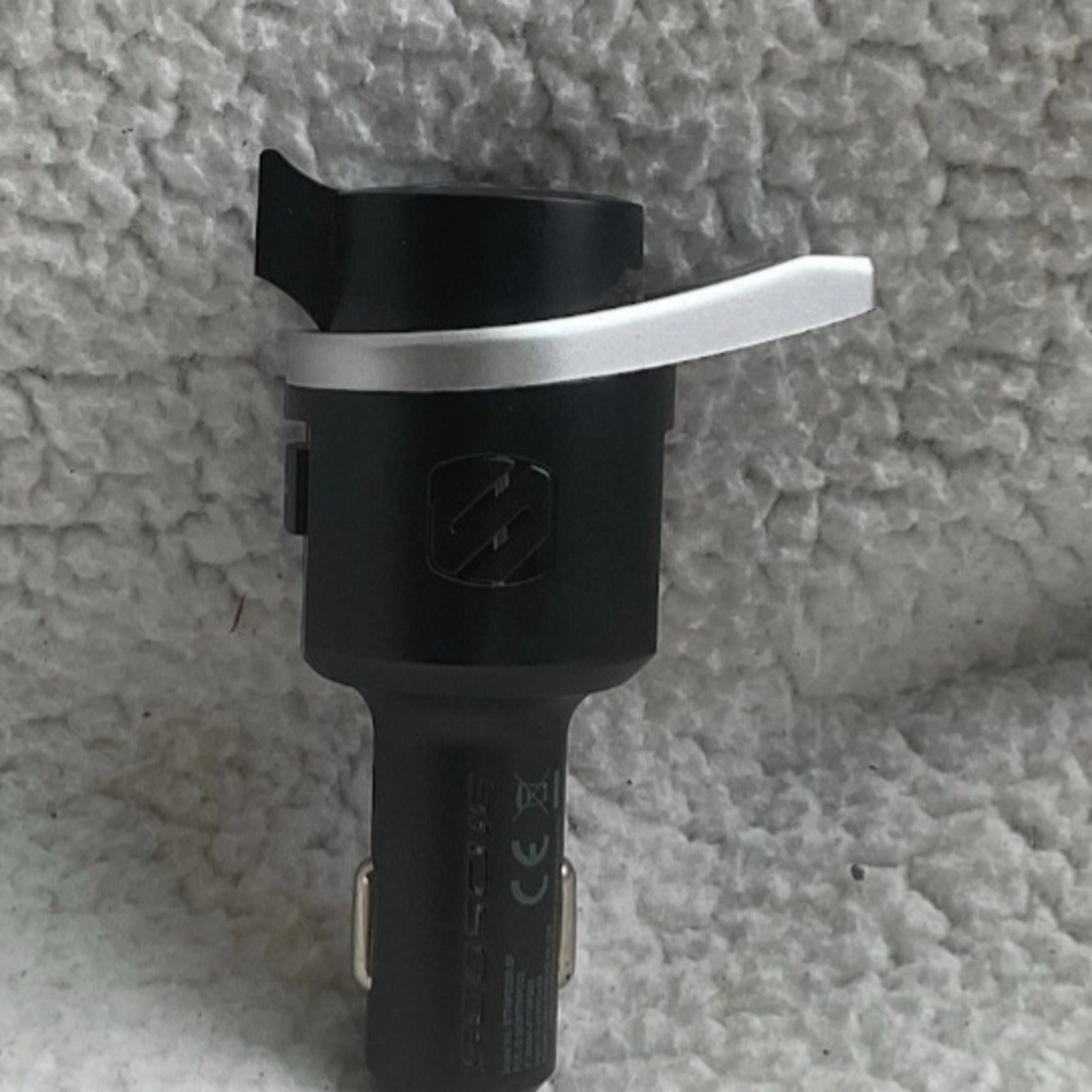 Scosche FM Bluetooth Transmitter Dual Charging Btfmpds3dr